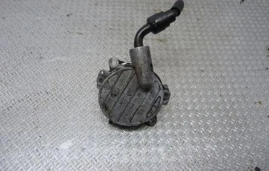 Mercedes-Benz E W210 Vacuum pump A6112300065 080102