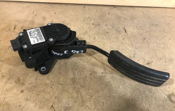 Renault Laguna III Accelerator throttle pedal 180050002R 0280755088