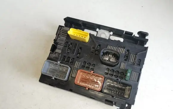 Peugeot 307 BSM Control unit 9659741880 BSML04 BSML0400