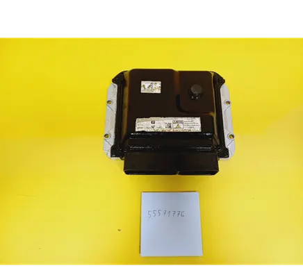 Opel Astra H Engine control unit/module 55571776