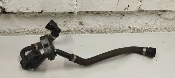 Mercedes-Benz GLE (W166 - C292) Engine coolant pipe/hose A1665006175