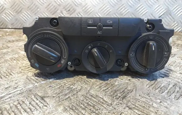 Skoda Octavia Mk1 (1U) Climate control unit