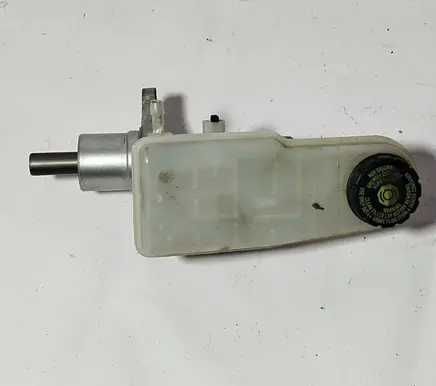 Mitsubishi Colt Master brake cylinder 32067272D