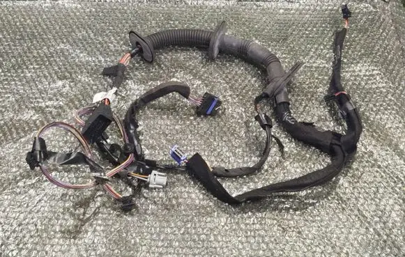 Renault Master III Front door wiring loom 8200778254
