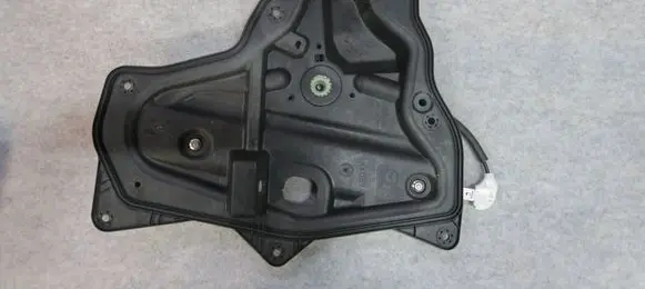 Mazda 3 III Rear door window regulator with motor BHN97297X K4057