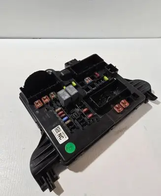 Opel Insignia A Fuse module 13277319 09105012809
