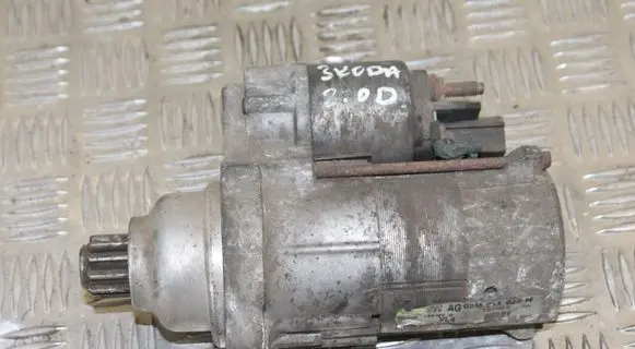 Skoda Octavia Mk2 (1Z) Starter motor 02M911023N