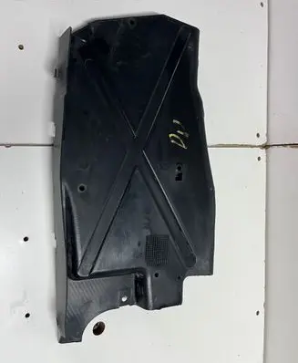 Opel Vivaro Engine splash shield/under tray 8200048526