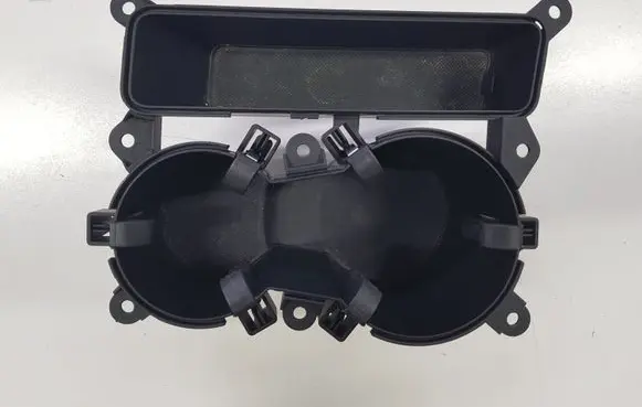Cup holder front