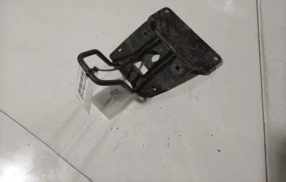 Jaguar X-Type Engine mounting bracket 
