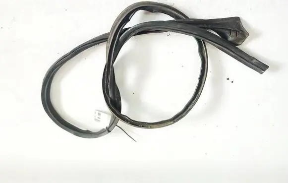 Skoda Superb B6 (3T) Rubber seal front coupe door 