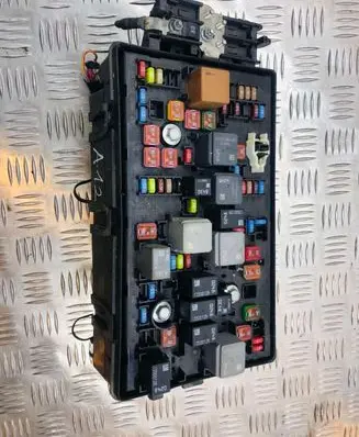 Opel Insignia A Fuse box set 1325355102