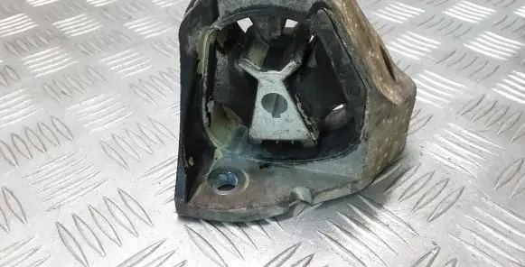 Volvo V40 Engine mount bracket 31430432