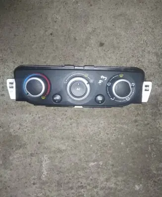 Renault Megane III Climate control unit