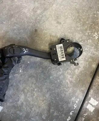 Volkswagen Golf V Indicator stalk ANP80H013C 9HD0058D