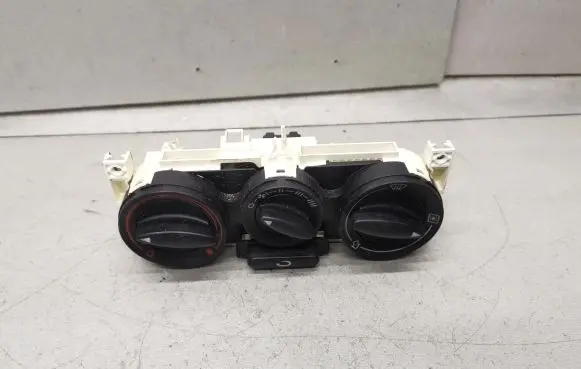 Audi A3 S3 8L Climate control unit 8L0819045A