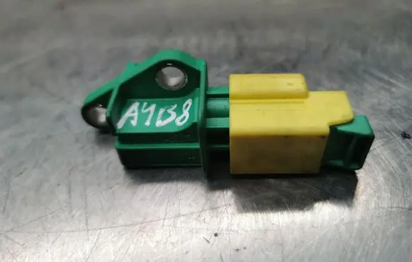 Audi A4 S4 B8 8K Airbag deployment crash/impact sensor 1K0909606C