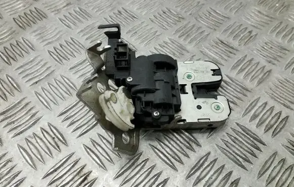 Audi A4 S4 B8 8K Tailgate/trunk/boot lock/catch/latch 8K9827505