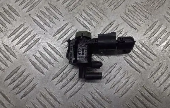 Skoda Octavia Mk2 (1Z) Valve vacuum 1K0906283A