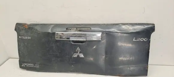 Mitsubishi L200 Pickup box rear panel tailgate