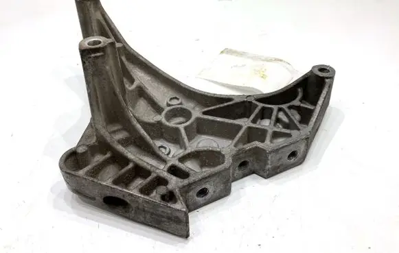 Volkswagen Sharan Engine mounting bracket 03L199207