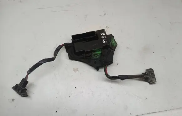 Opel Vectra C Coolant fan relay 1379131