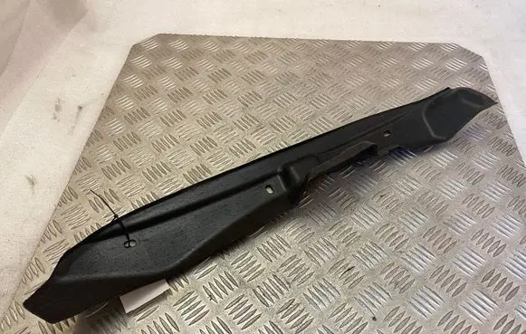 Volvo XC90 Fender end trim 32219521 32244351 32219521RH