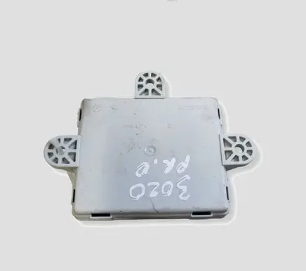 Volvo V40 Door control unit/module AV6N14C237BB AV6N14C108AE 31343044