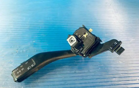 Skoda Octavia Mk2 (1Z) Indicator stalk 1K0953513A