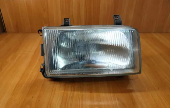 Volkswagen Transporter - Caravelle T4 Headlight/headlamp 302136