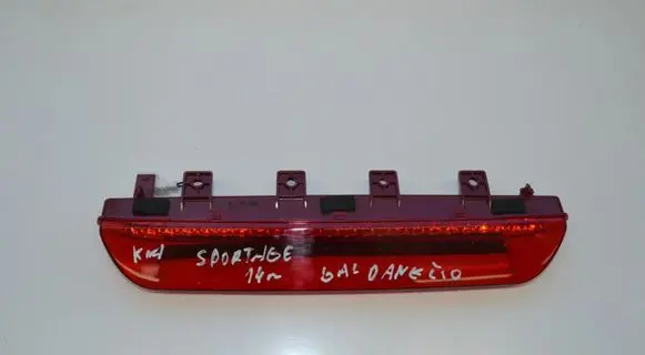 KIA Sportage Third/center stoplight 