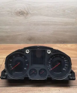 Volkswagen PASSAT B6 Speedometer (instrument cluster) 3C0920870F X0032000