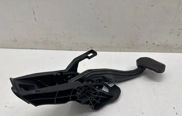 BMW iX3 G08 Brake pedal 6861772