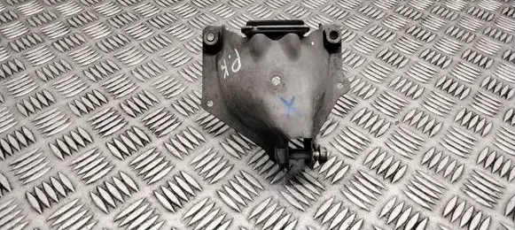 Other engine bay part