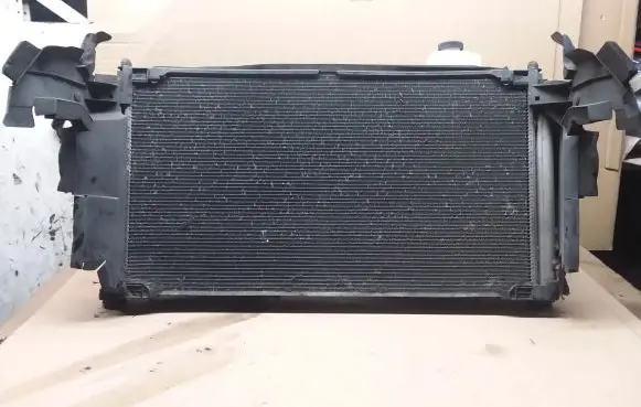 Toyota Prius (XW50) Radiator set 1680001490 1636337060 4221356021