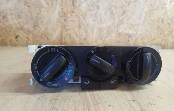Volkswagen Polo IV 9N3 Climate control unit 6Q0820045H G7486002
