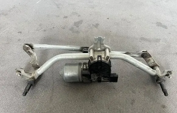 Peugeot 208 I Wiper motor 9673222580 3397021391