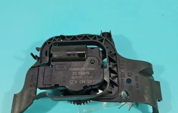 Skoda Fabia Mk3 (NJ) A/C air flow flap actuator/motor 6Q1819379C IMPRK1598272