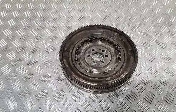 Volkswagen Jetta VI Flywheel 