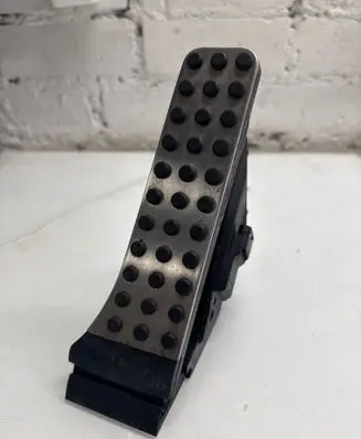 Mercedes-Benz S C217 Accelerator throttle pedal A2053000104 090719