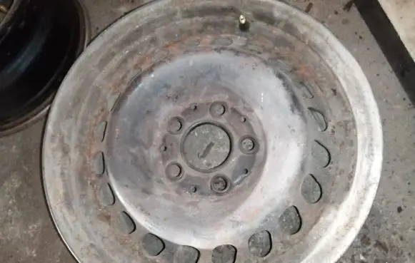 Mercedes-Benz E W210 R15 steel rim 2104000702