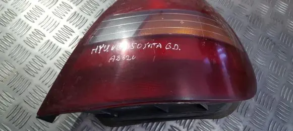 Hyundai Sonata Rear/tail lights 61223b0