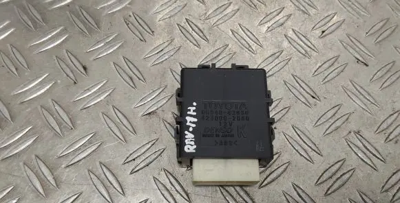 Toyota RAV 4 (XA40) Window wiper relay 8594042030