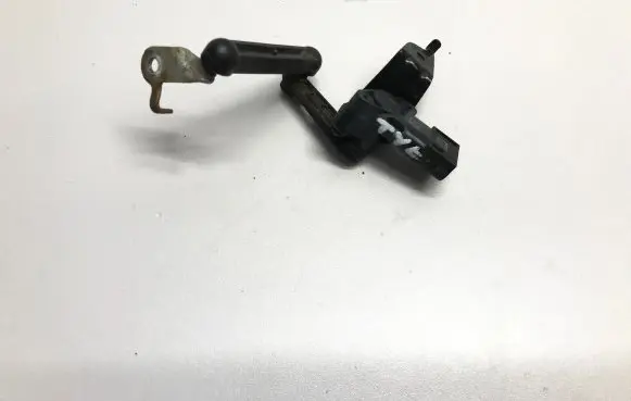 BMW 2 F44 Rear height level sensor lever 6895466 25496911