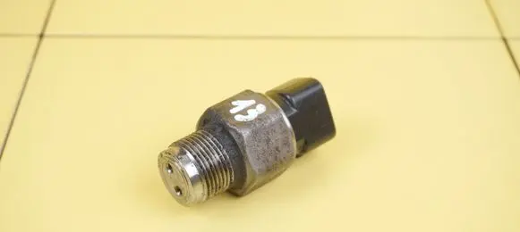 Lexus IS 220D-250-350 Fuel pressure sensor 8SP13