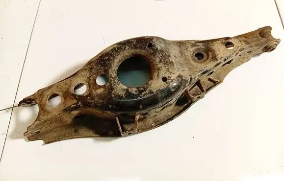 Toyota Avensis T270 Rear upper control arm/wishbone 