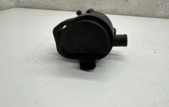 Mercedes-Benz CLS C218 AMG Electric auxiliary coolant/water pump 0277583
