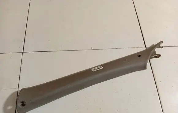 KIA Sorento (C) pillar trim 858113E000