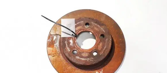 Ford Focus C-MAX Rear brake disc neventiliuojamas