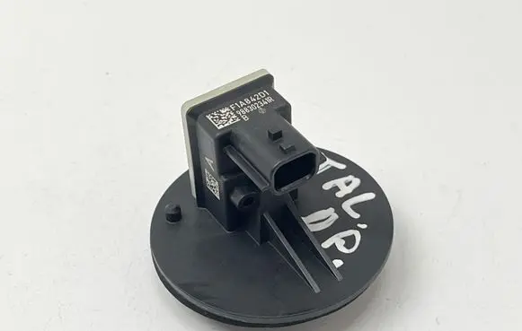 Renault Talisman Airbag deployment crash/impact sensor 988302341R F1A842D1